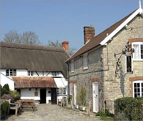 Compasses Inn Tisbury Exterior foto